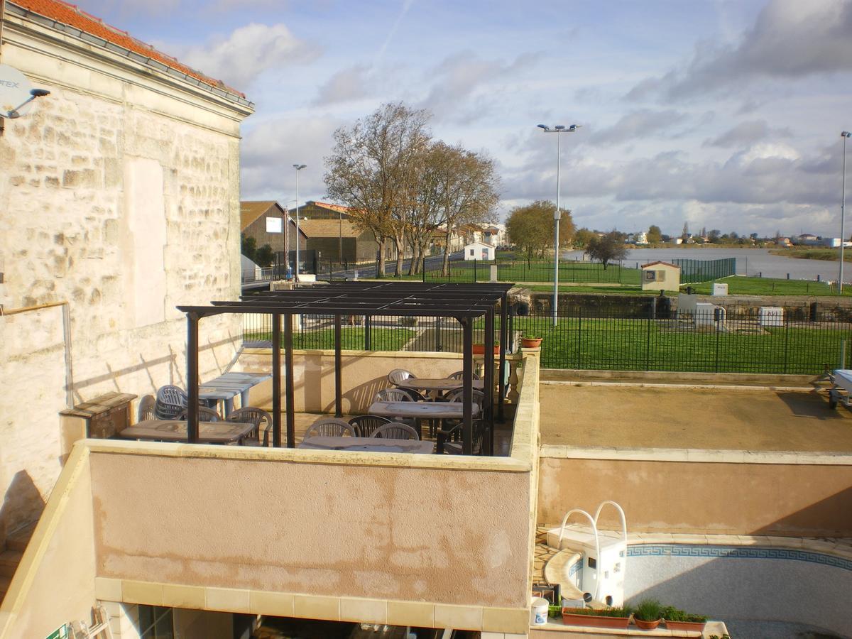 Hotel Le Cargo Rochefort  Exterior photo